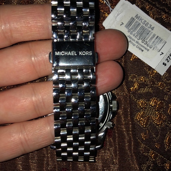 🌼🌸Michael Kors🌼🌸
Silver Chronograph Watch - Picture 6 of 8